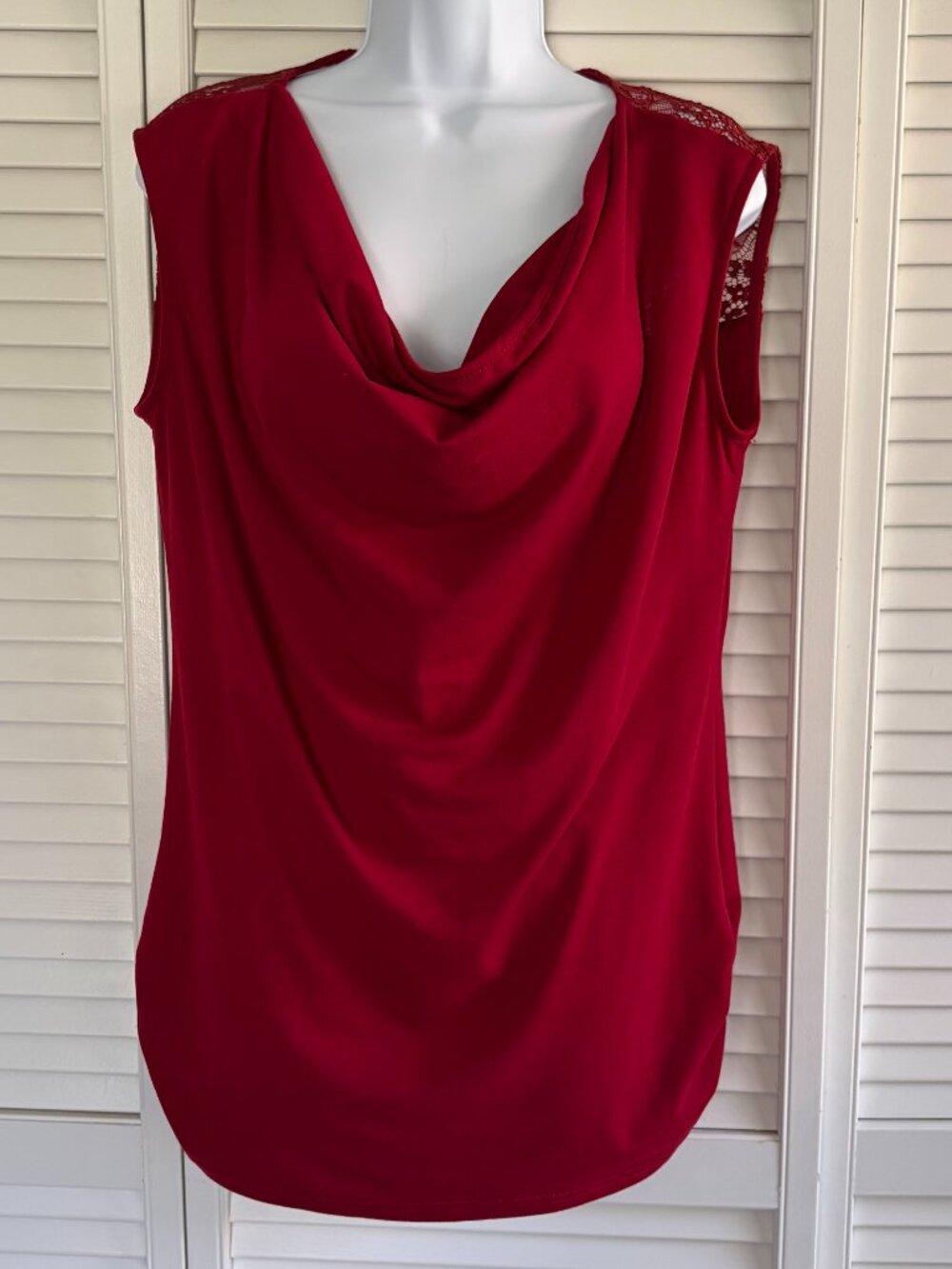 Meakor Red Cowl Neck Ruched Top w/ Lace Upper Back. Size L. NWOT